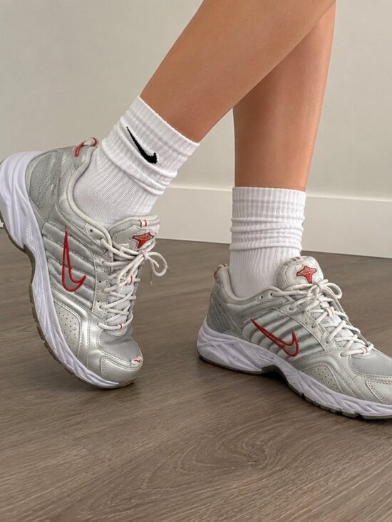 Nike Shoes - Nike Women’s Cross Training Sneakers Size 9 Silver Red Y2K Athletic Running Shoe